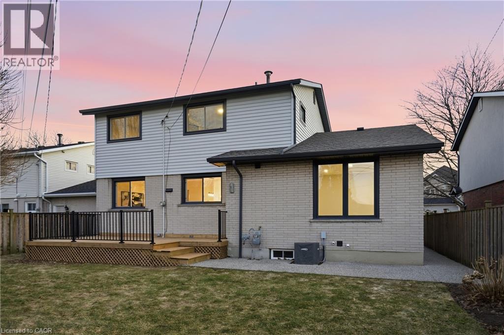 26 Clifton Downs Road, Hamilton, ON - Outdoor With Exterior