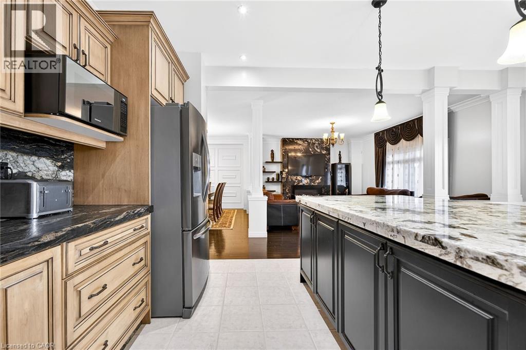 Beautiful kitchen - 182 Irwin Avenue, Hamilton, ON - Indoor Photo Showing Kitchen With Upgraded Kitchen