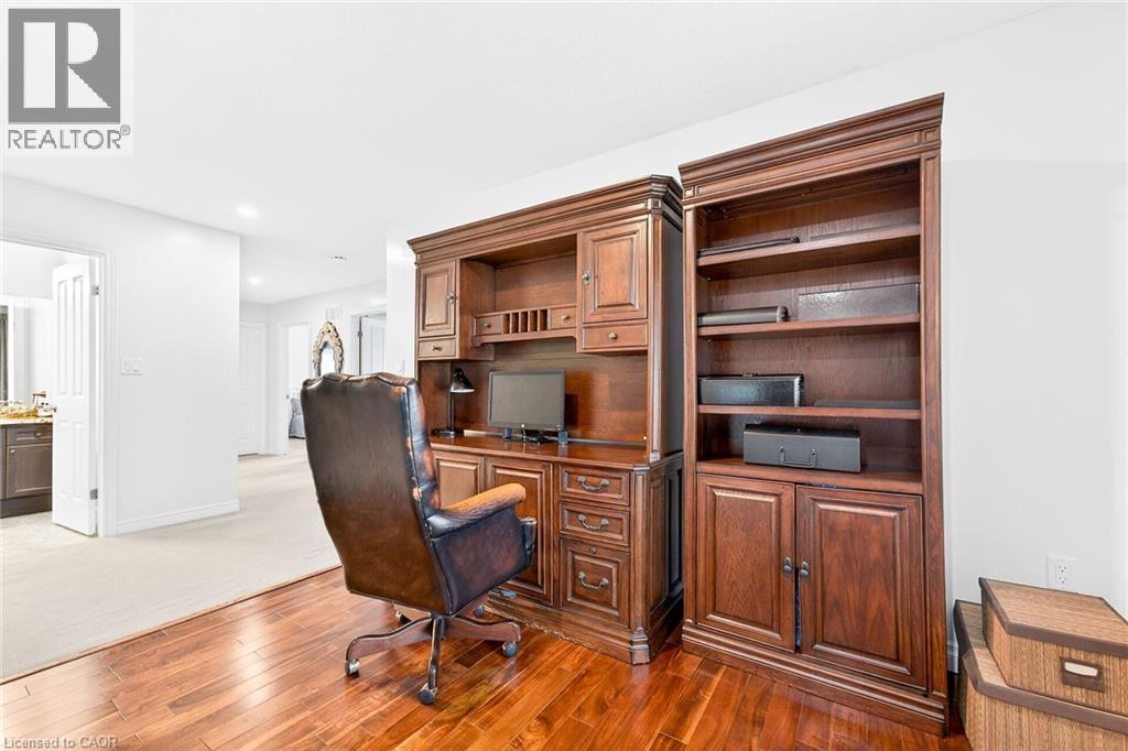 BONUS Library/Office area - 182 Irwin Avenue, Hamilton, ON - Indoor Photo Showing Office