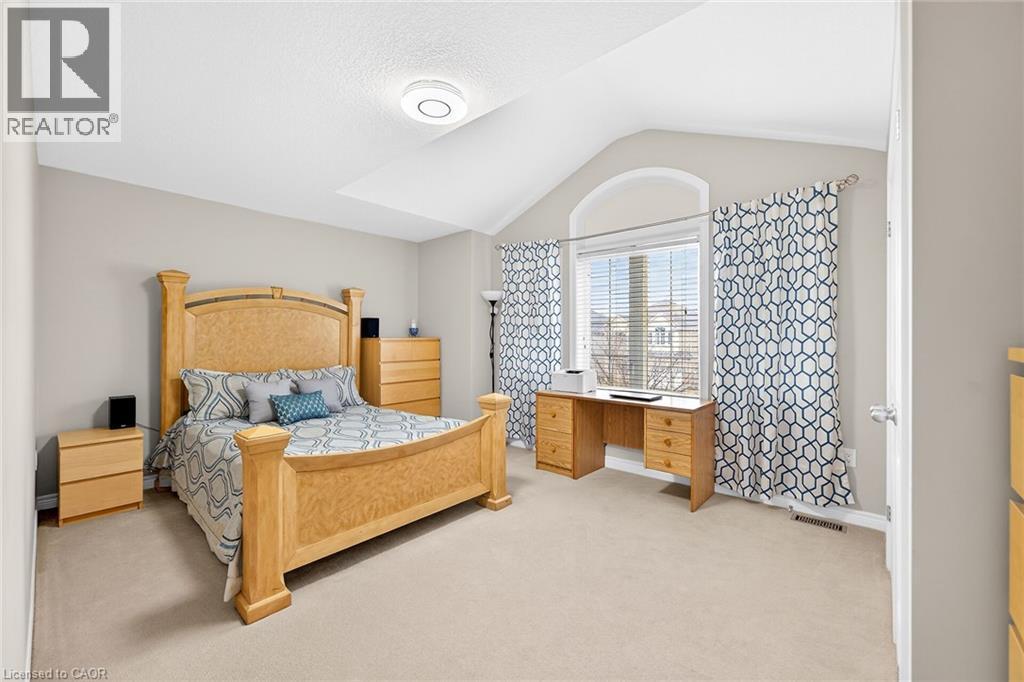 Bedroom 2 - 182 Irwin Avenue, Hamilton, ON - Indoor Photo Showing Bedroom