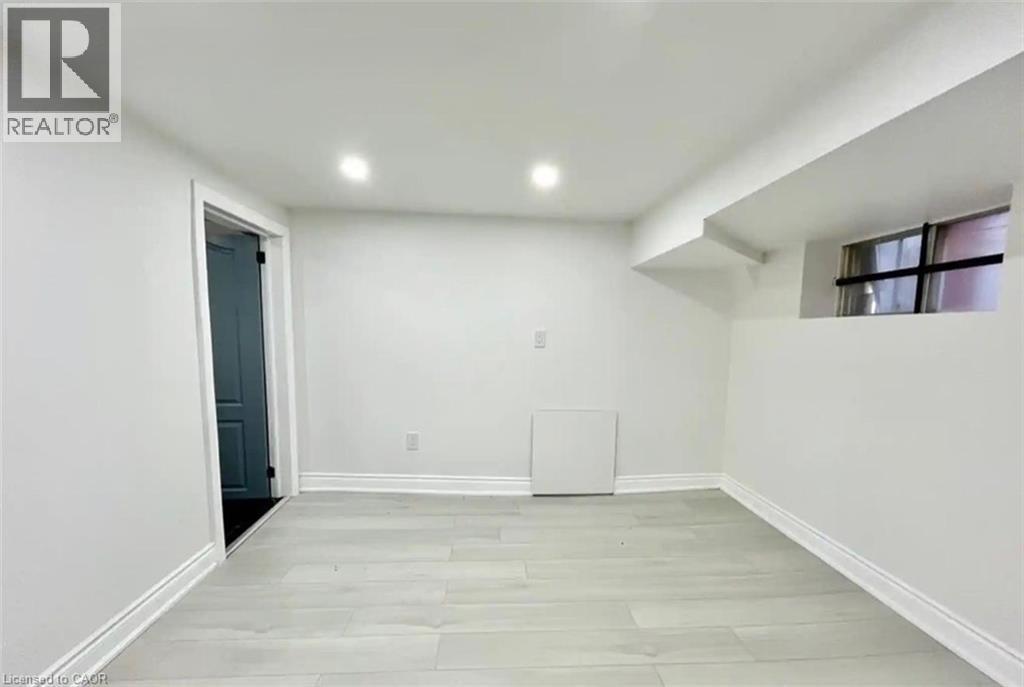 19 Crosthwaite Avenue S, Hamilton, ON - Indoor