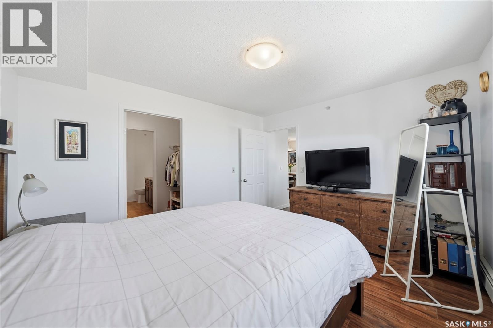 401 303 Lowe Road, Saskatoon, SK - Indoor Photo Showing Bedroom