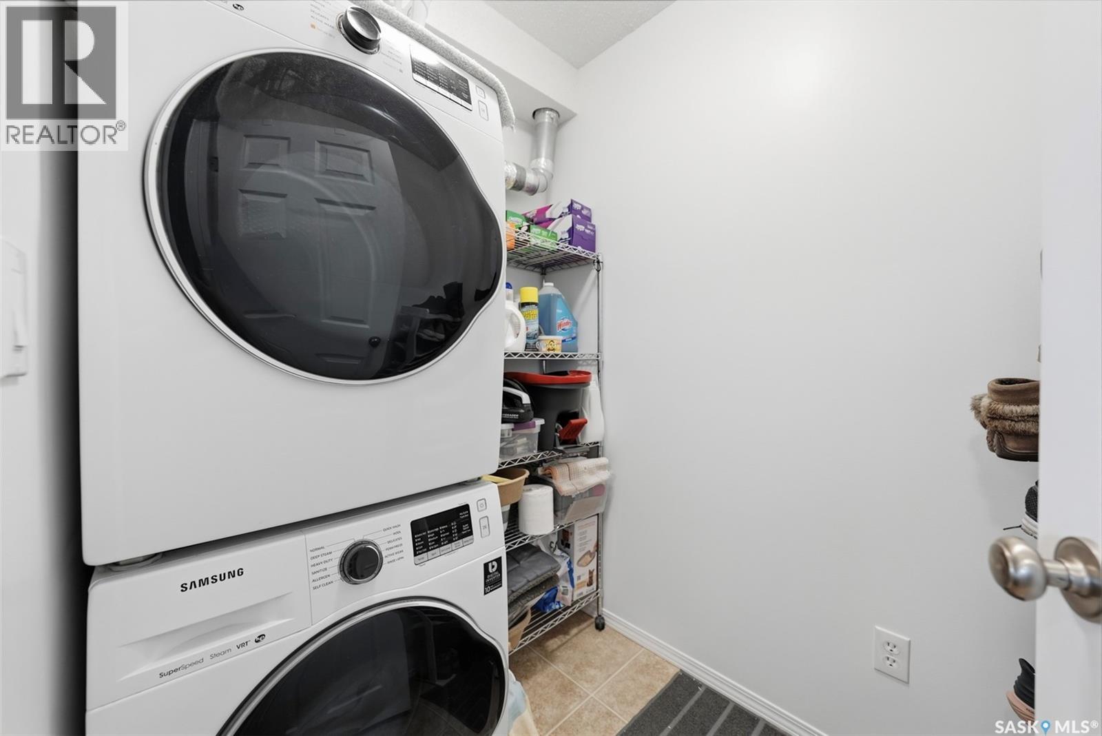 401 303 Lowe Road, Saskatoon, SK - Indoor Photo Showing Laundry Room