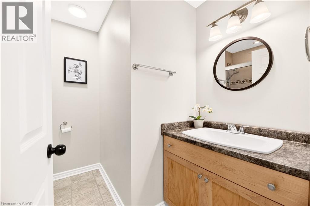 201 Dorchester Boulevard Unit# 101, St. Catharines, ON - Indoor Photo Showing Bathroom