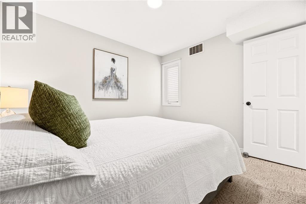 201 Dorchester Boulevard Unit# 101, St. Catharines, ON - Indoor Photo Showing Bedroom