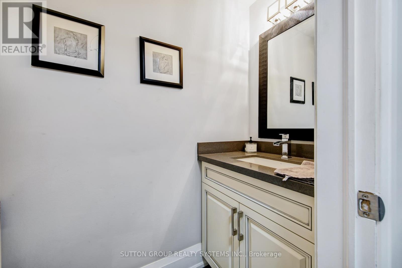 3336 Crompton Crescent, Mississauga, ON - Indoor Photo Showing Bathroom