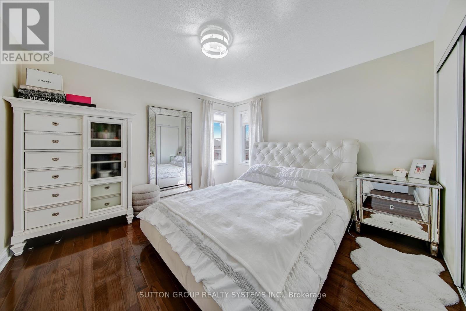 3336 Crompton Crescent, Mississauga, ON - Indoor Photo Showing Bedroom