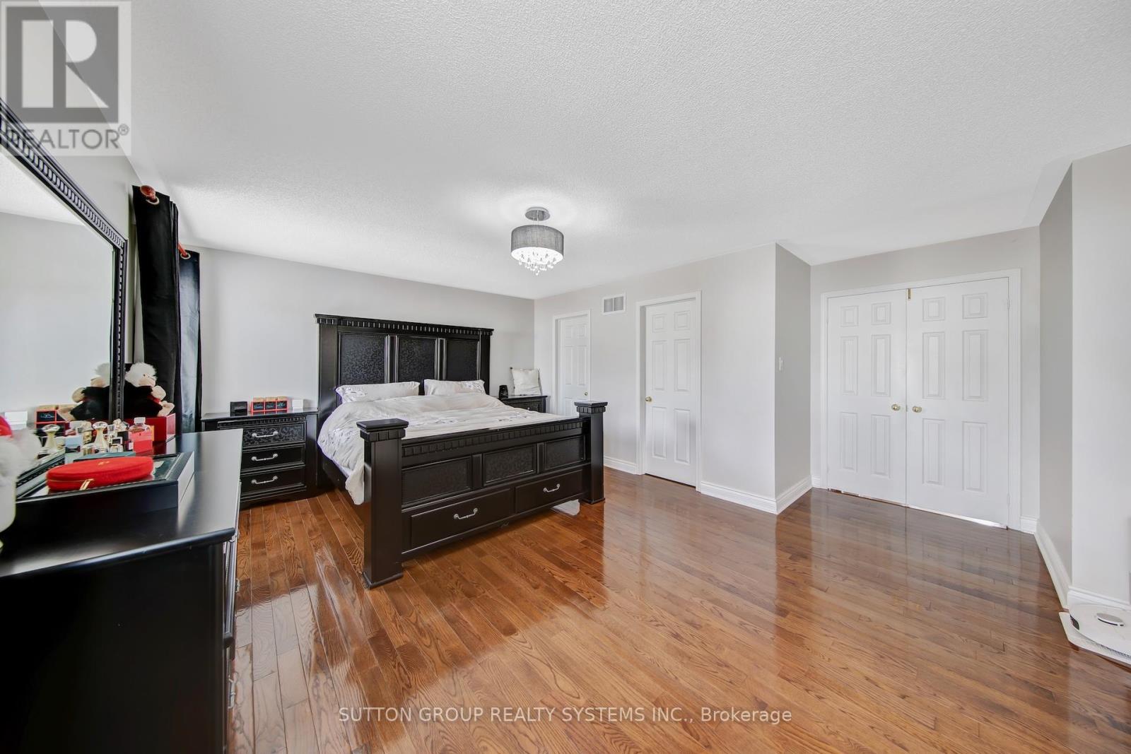 3336 Crompton Crescent, Mississauga, ON - Indoor Photo Showing Bedroom