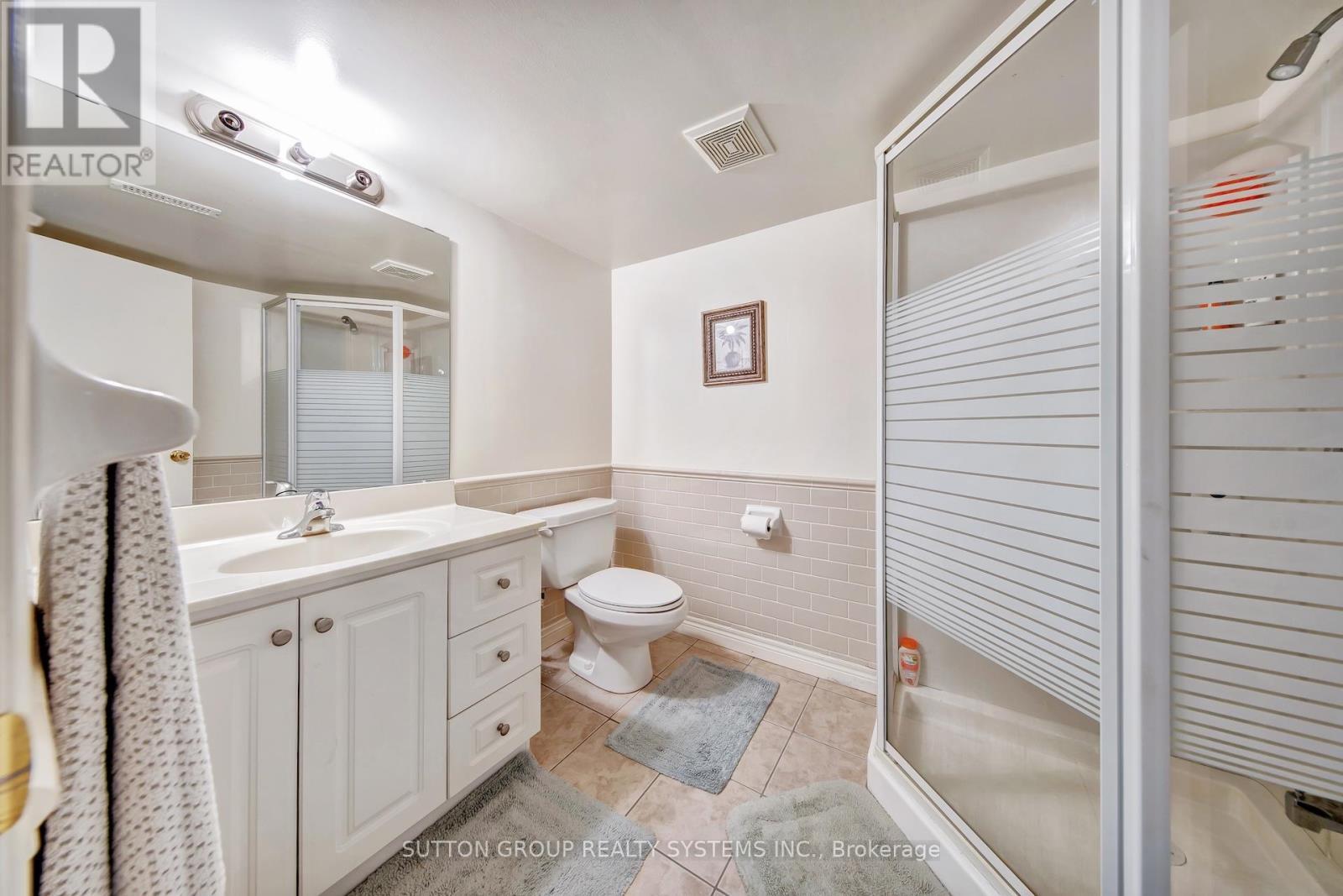 3336 Crompton Crescent, Mississauga, ON - Indoor Photo Showing Bathroom