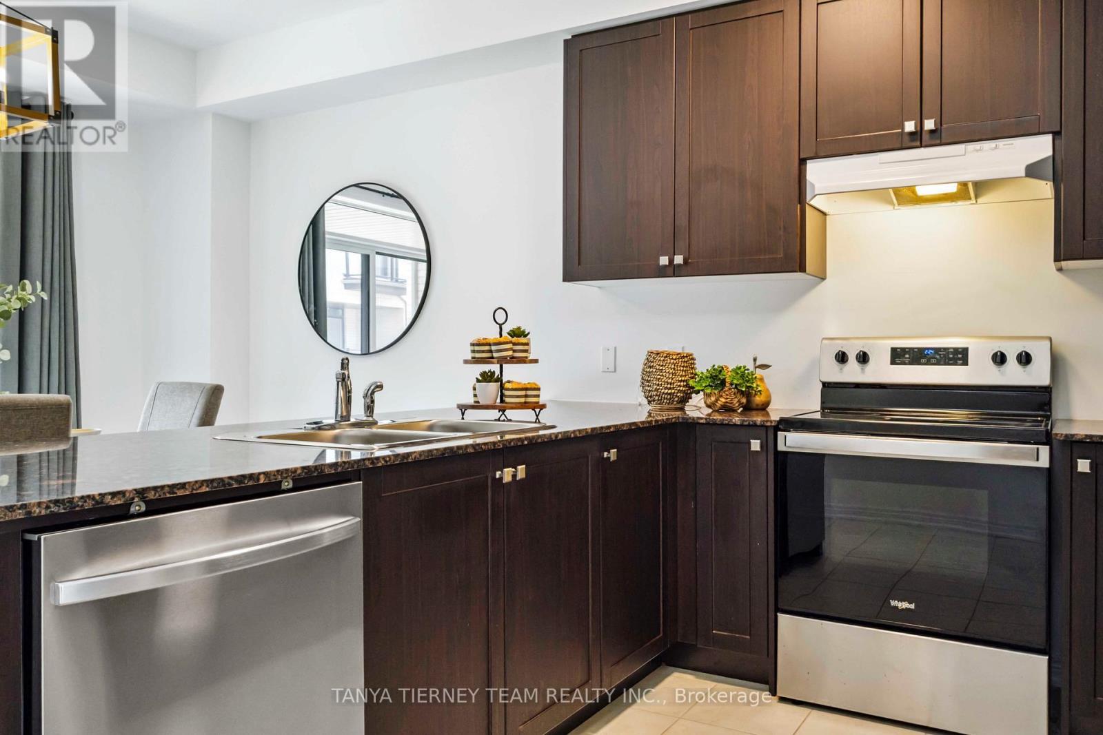 36 Dockside Way, Whitby, ON - Indoor Photo Showing Kitchen With Double Sink