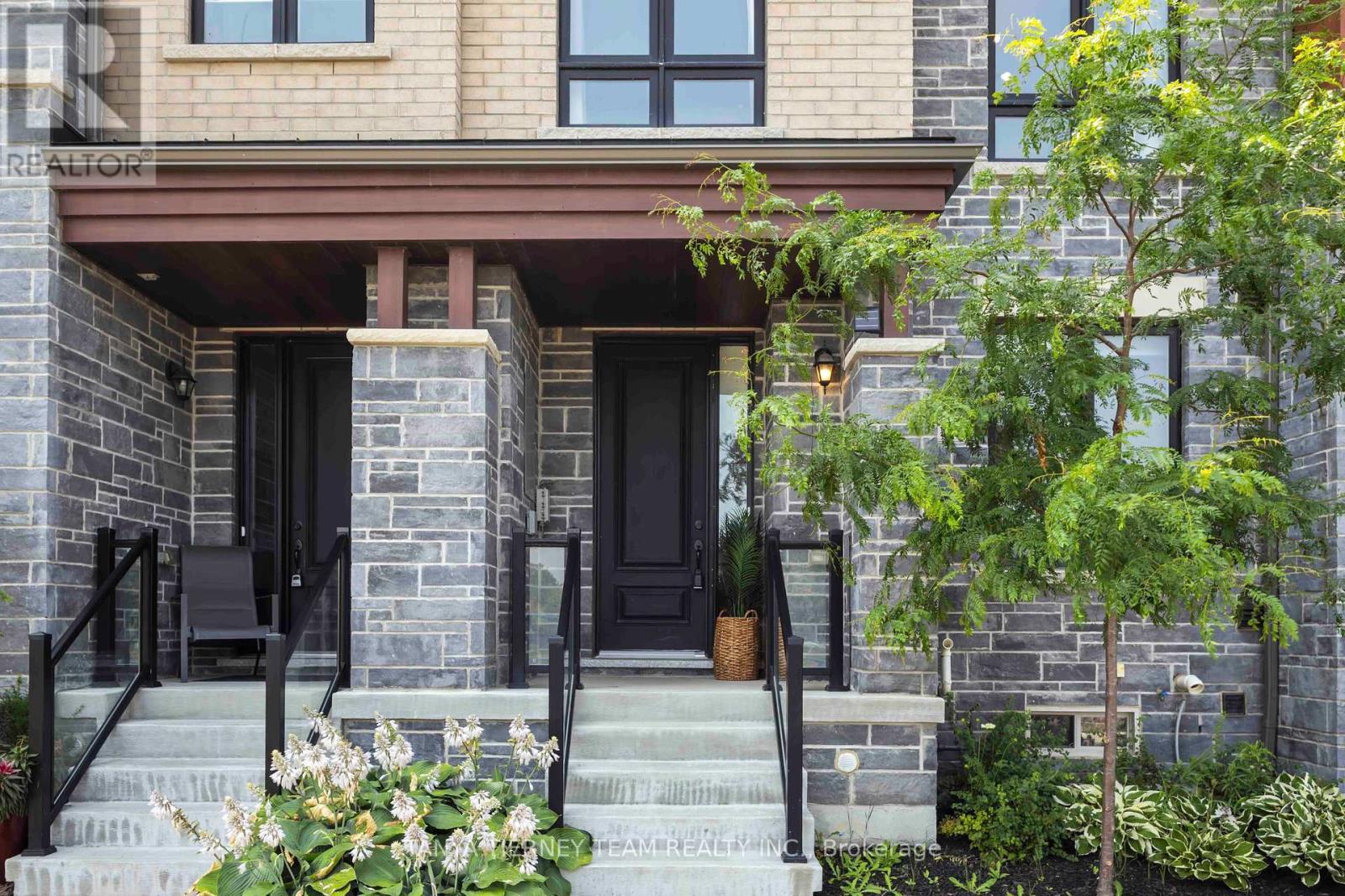 36 Dockside Way, Whitby, ON - Outdoor