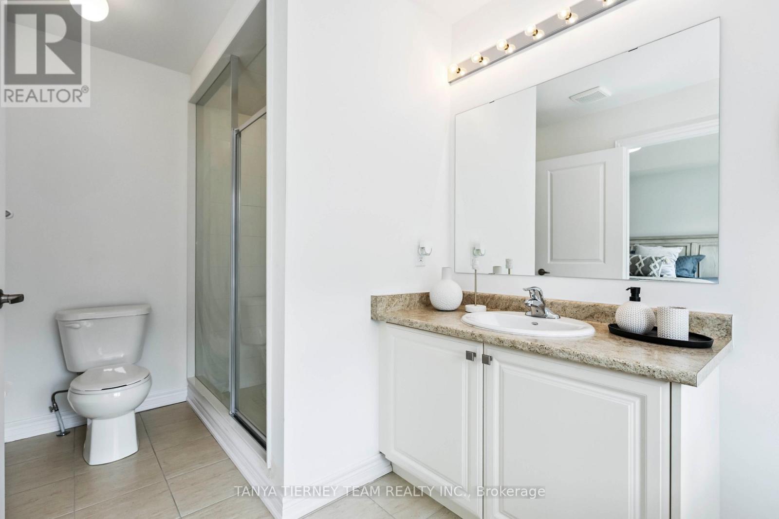 36 Dockside Way, Whitby, ON - Indoor Photo Showing Bathroom