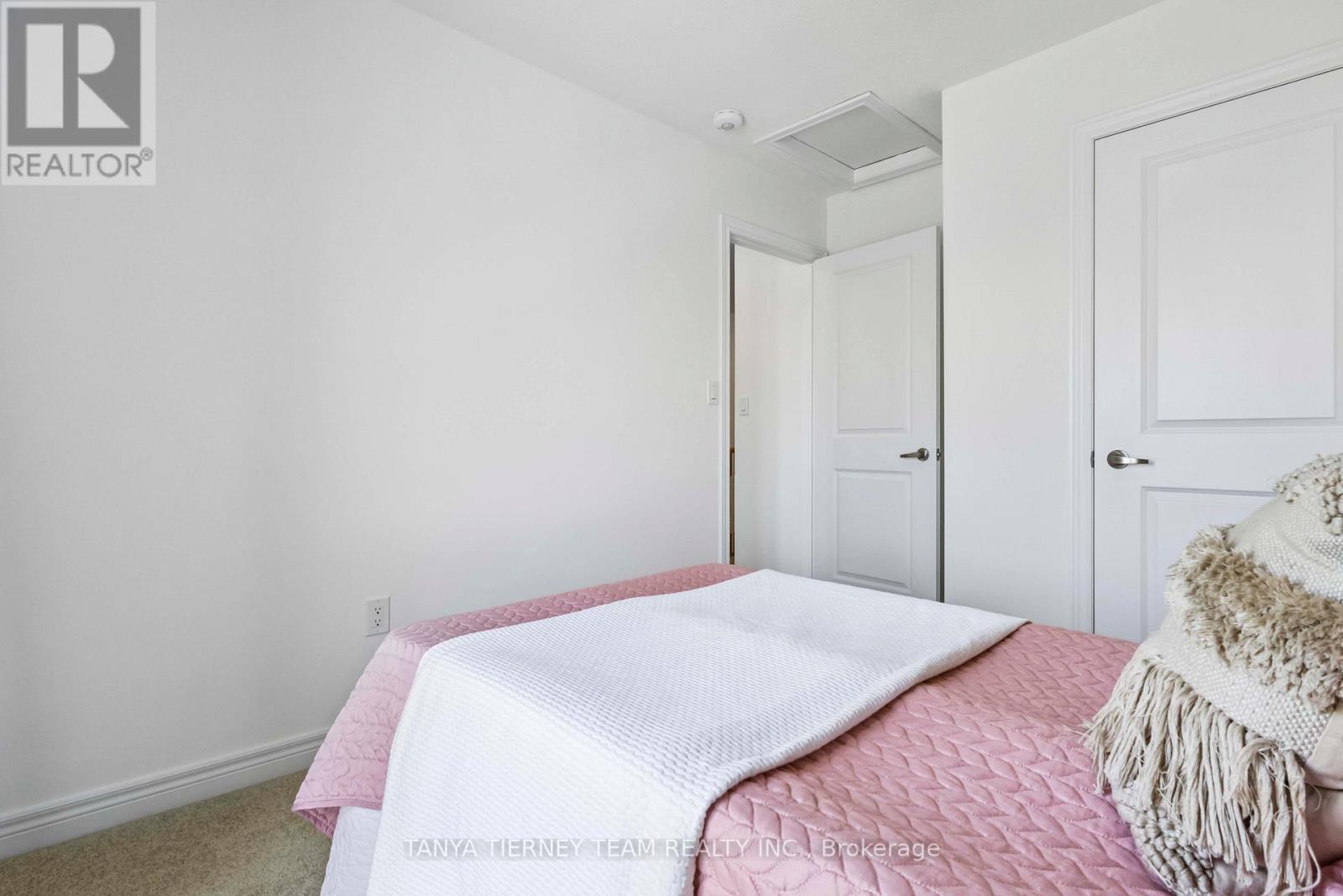 36 Dockside Way, Whitby, ON - Indoor Photo Showing Bedroom