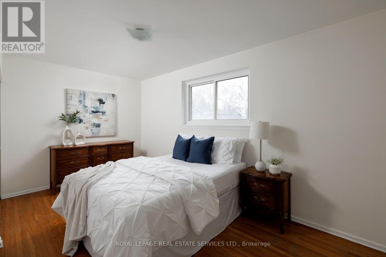 1106 Falgarwood Drive, Oakville, ON - Indoor Photo Showing Bedroom