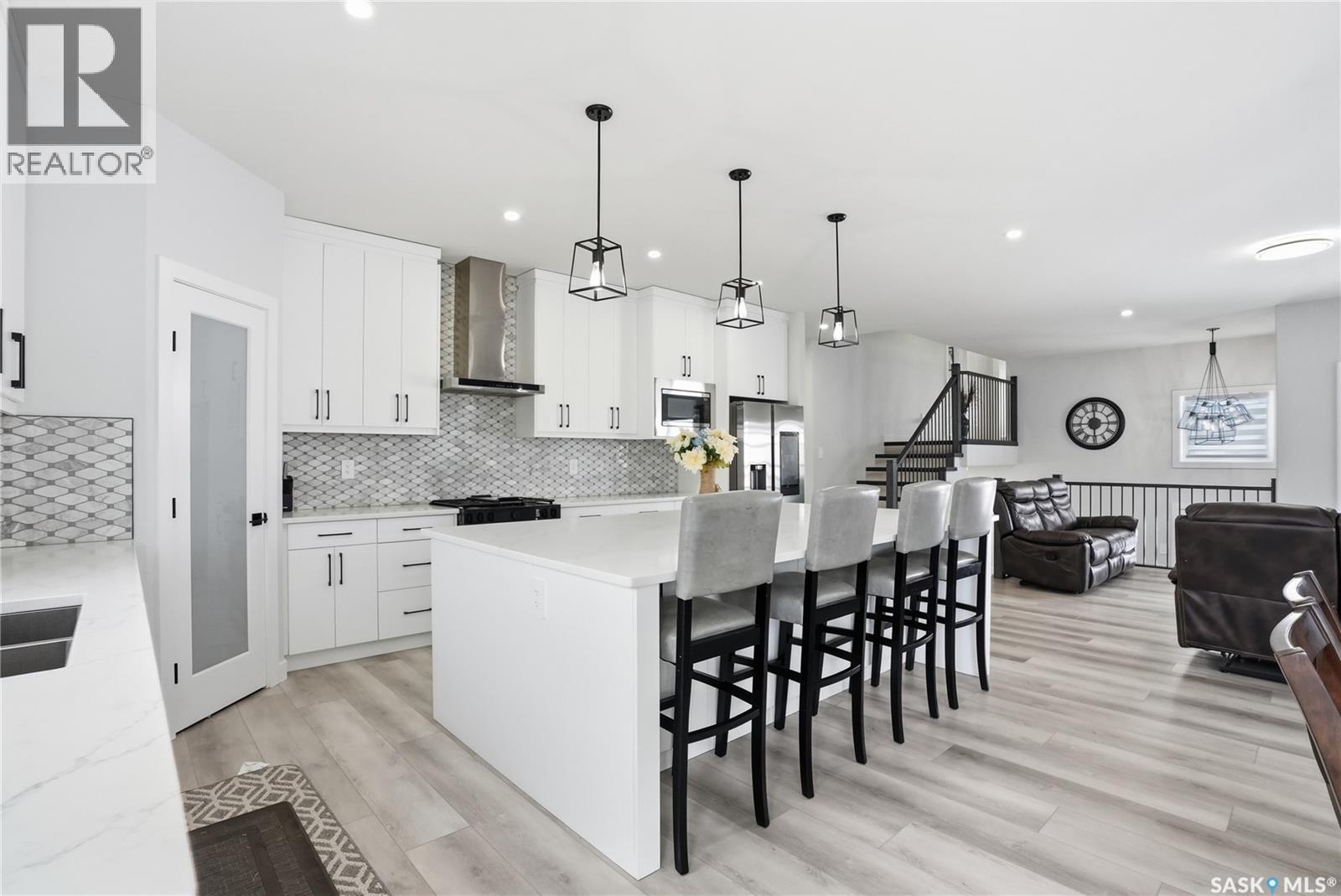 271 Dziadyk Manor, Saskatoon, SK - Indoor Photo Showing Kitchen With Upgraded Kitchen