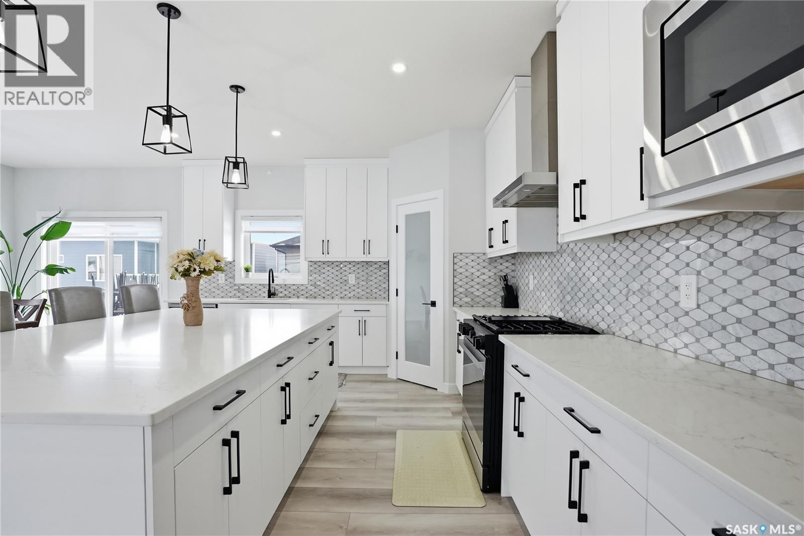 271 Dziadyk Manor, Saskatoon, SK - Indoor Photo Showing Kitchen With Upgraded Kitchen