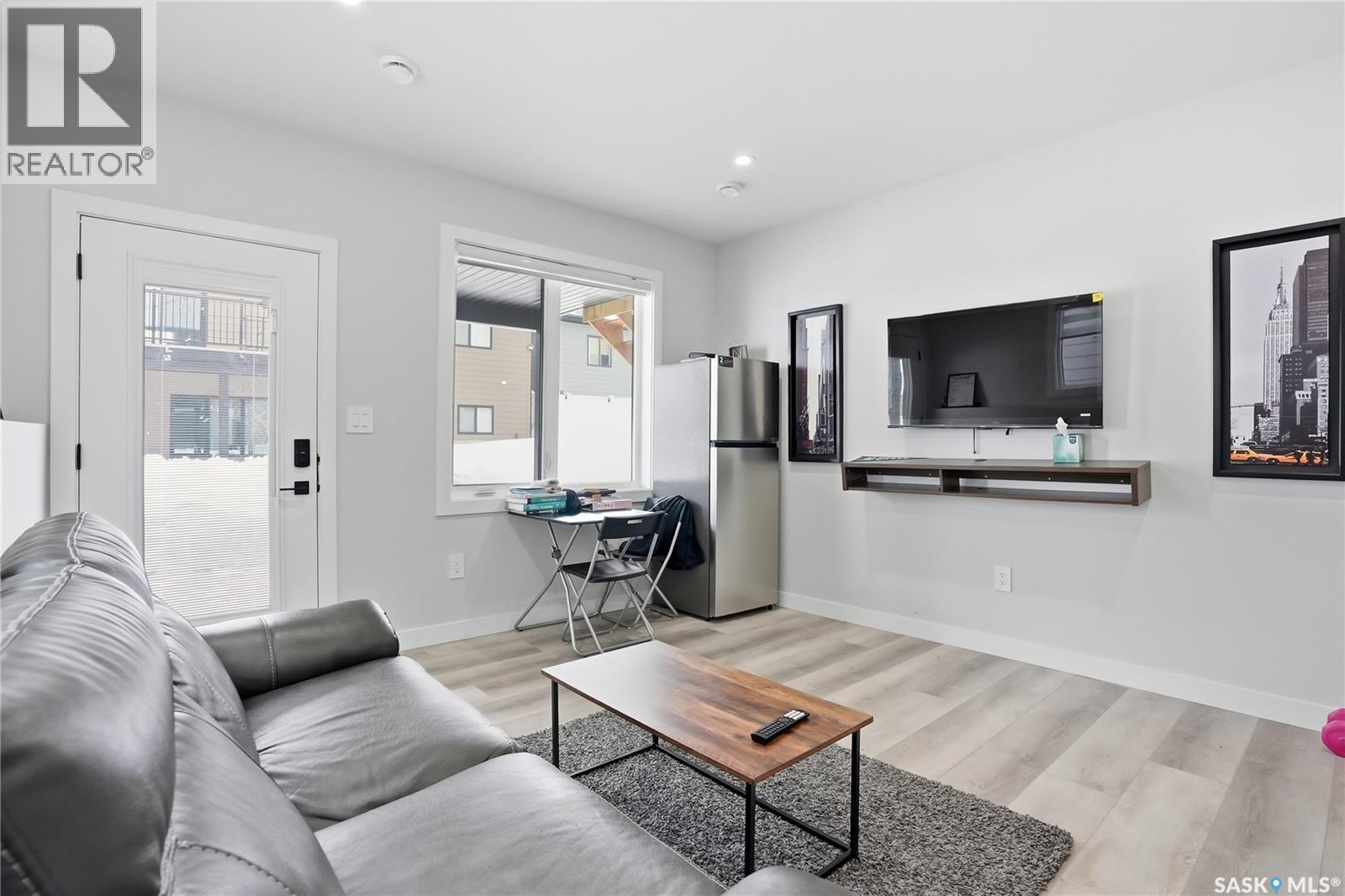 271 Dziadyk Manor, Saskatoon, SK - Indoor Photo Showing Living Room
