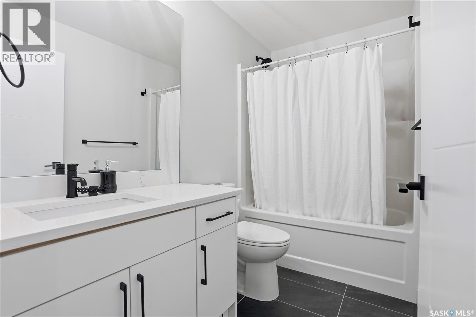 271 Dziadyk Manor, Saskatoon, SK - Indoor Photo Showing Bathroom