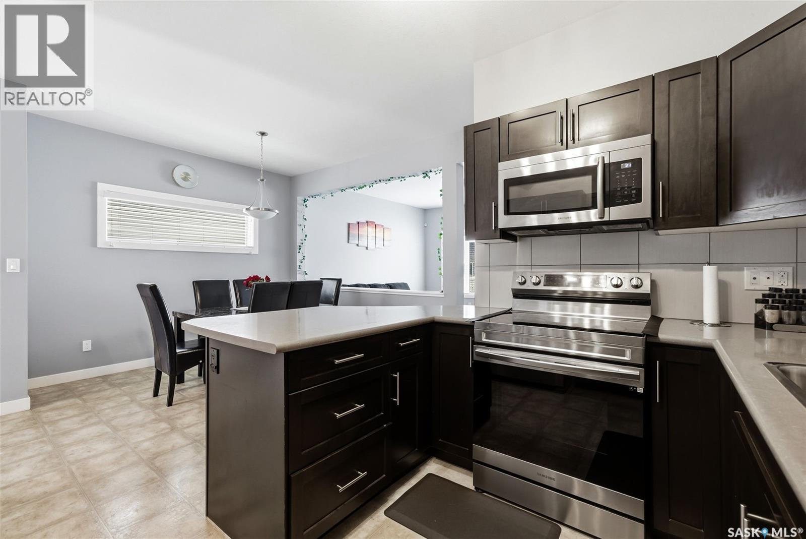 4609 Green Rock Road E, Regina, SK - Indoor Photo Showing Kitchen