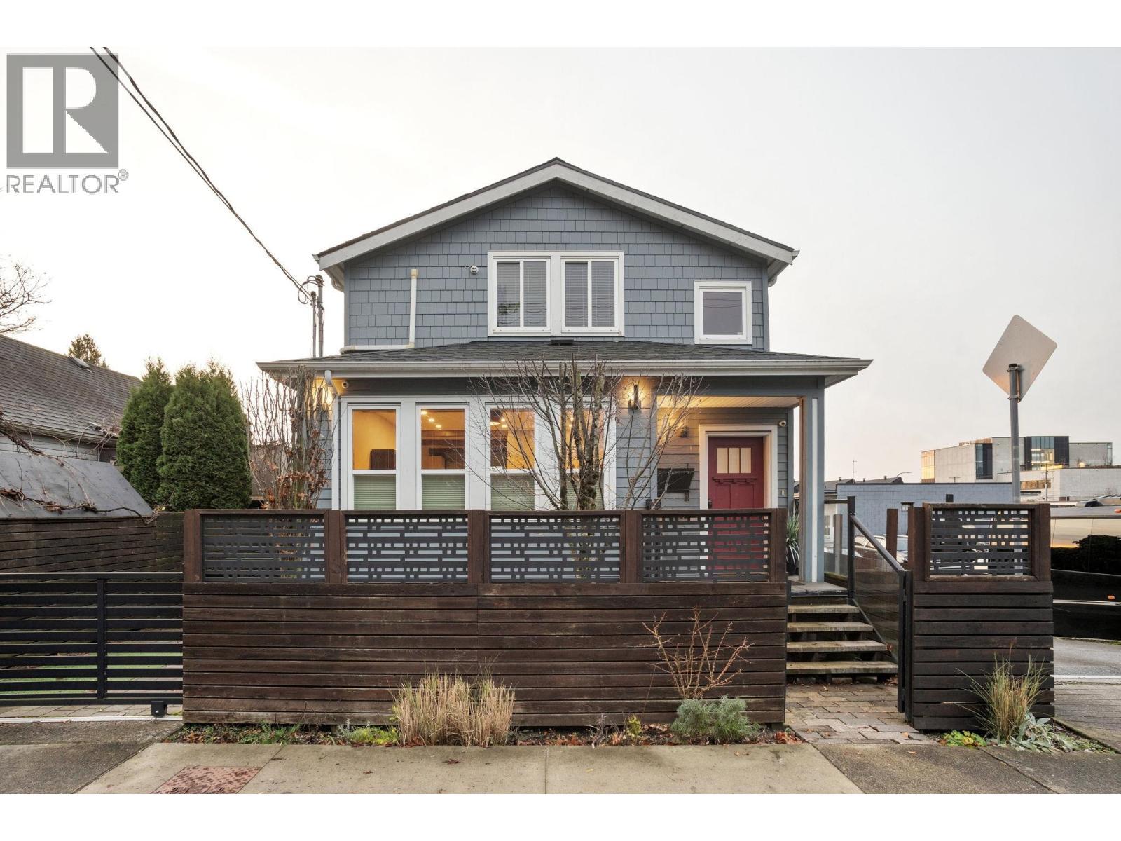 933 Mclean Drive, Vancouver, BC