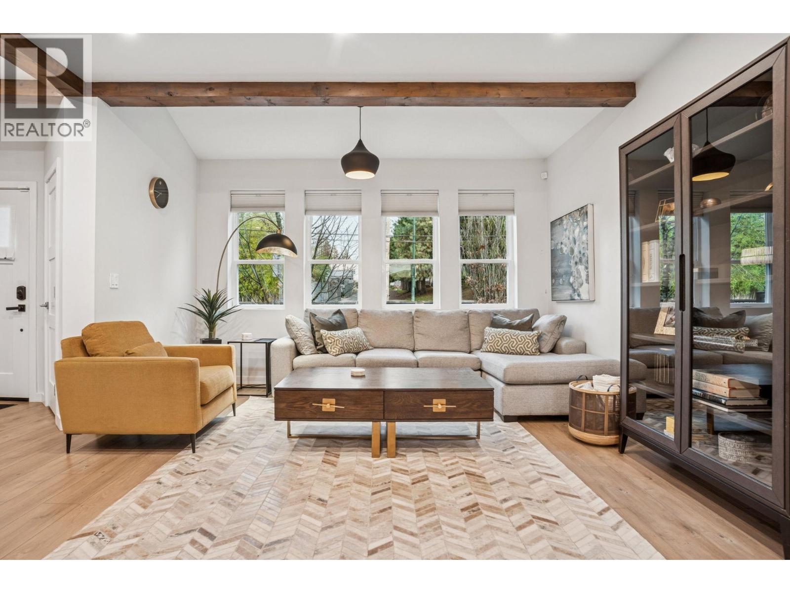 933 Mclean Drive, Vancouver, BC