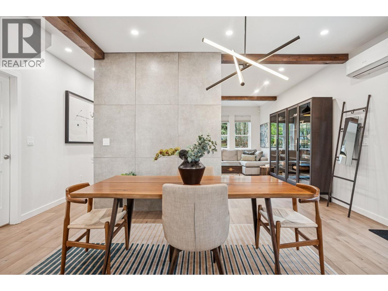 933 Mclean Drive, Vancouver, BC