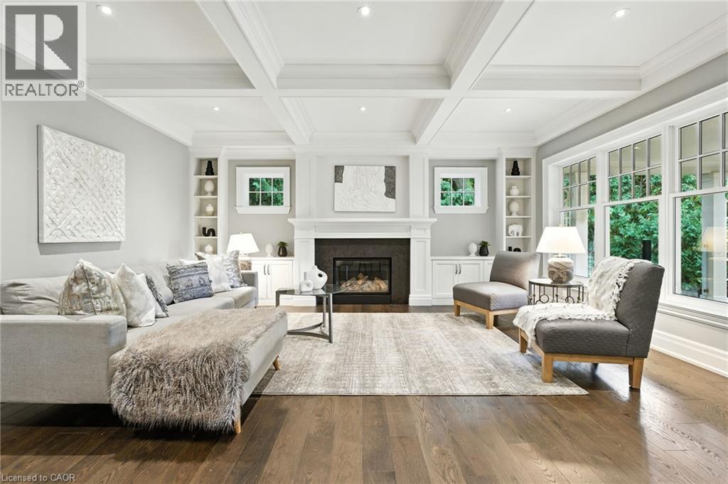 391 Patricia Drive, Burlington, ON - Indoor Photo Showing Living Room With Fireplace