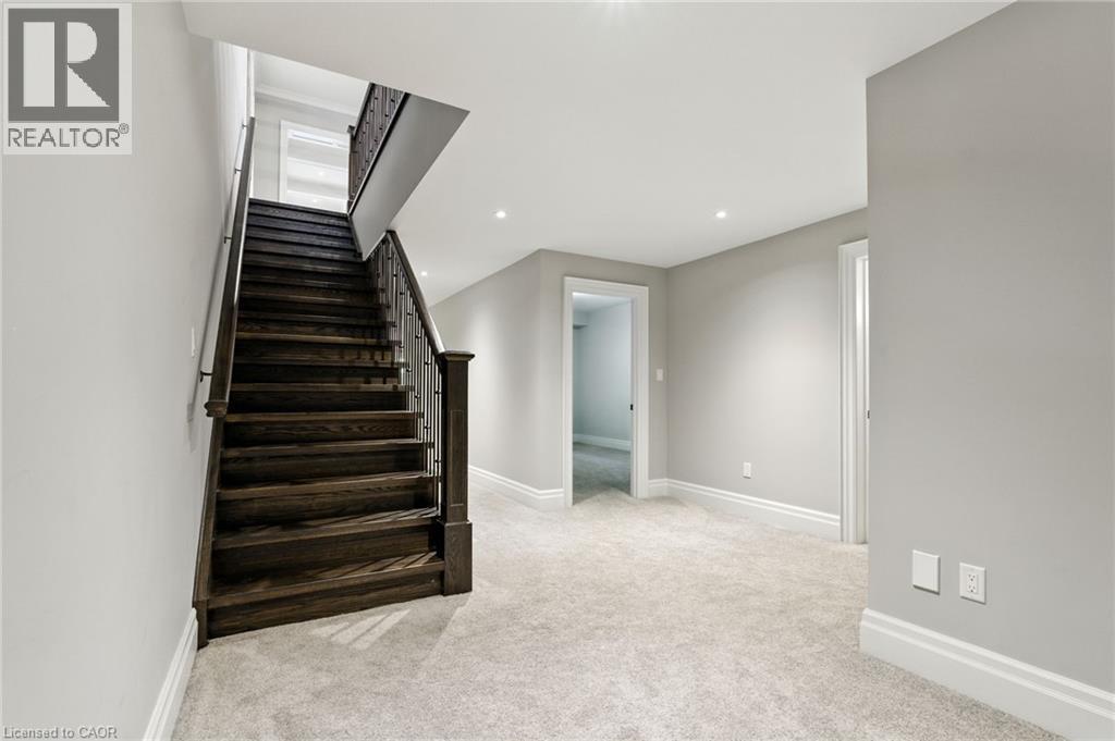 391 Patricia Drive, Burlington, ON - Indoor Photo Showing Other Room