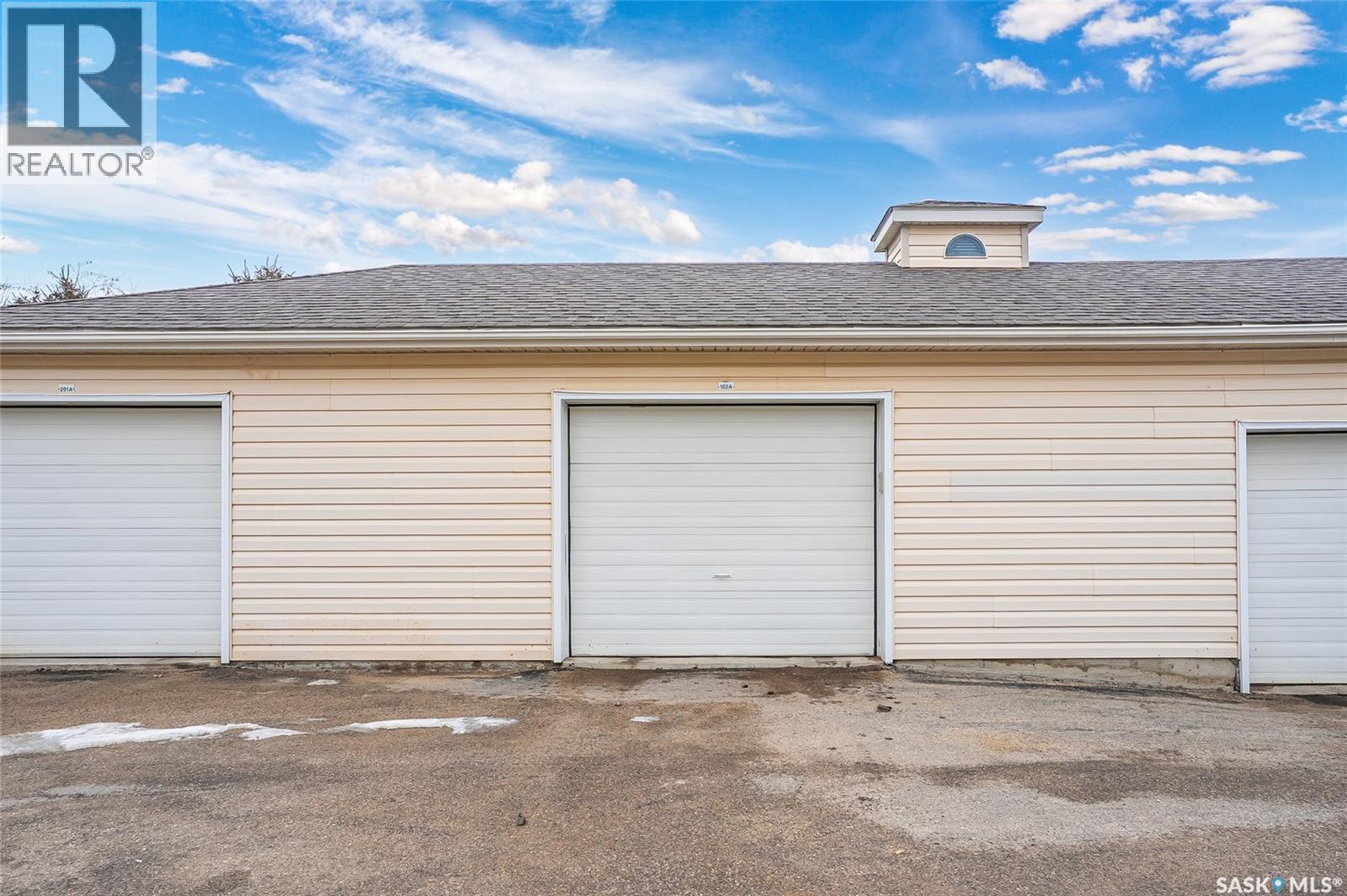 102A 425 Keevil Crescent, Saskatoon, SK - Outdoor