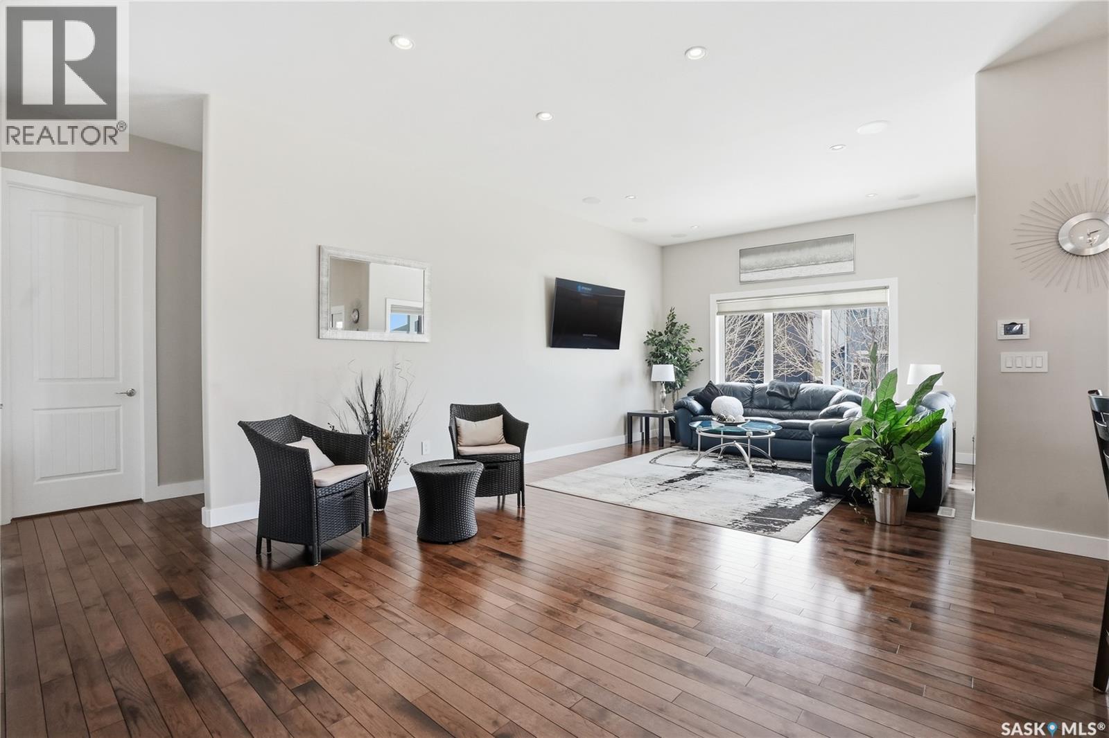 1807 Pohorecky Crescent, Saskatoon, SK - Indoor Photo Showing Living Room