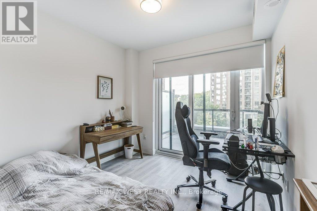 543 - 20 Inn On The Park Drive, Toronto, ON - Indoor