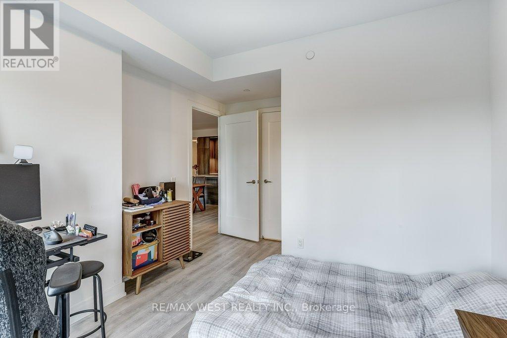 543 - 20 Inn On The Park Drive, Toronto, ON - Indoor Photo Showing Bedroom