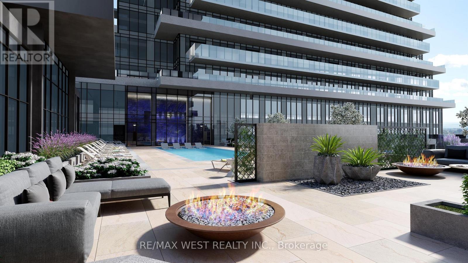 543 - 20 Inn On The Park Drive, Toronto, ON - Outdoor With In Ground Pool