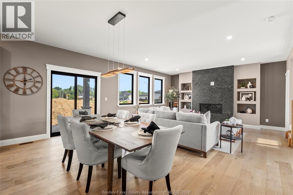 112 Bloomington, Chatham, ON - Indoor Photo Showing Dining Room With Fireplace
