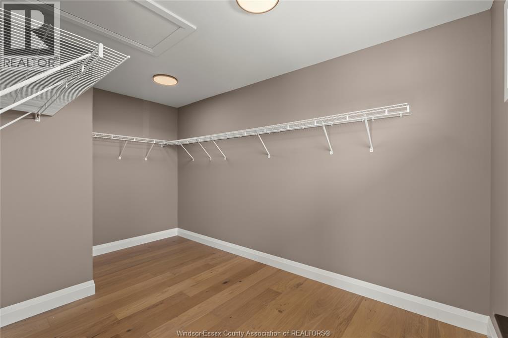 112 Bloomington, Chatham, ON - Indoor With Storage