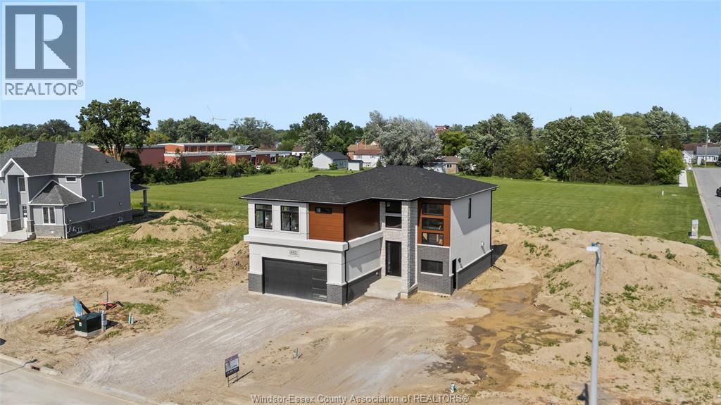 112 Bloomington, Chatham, ON - Outdoor