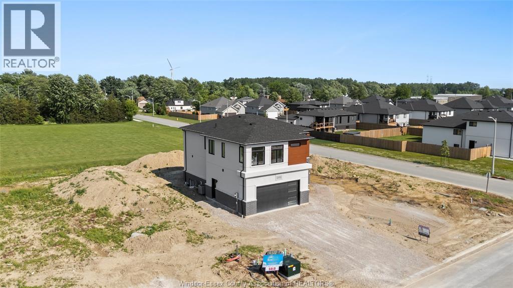 112 Bloomington, Chatham, ON - Outdoor