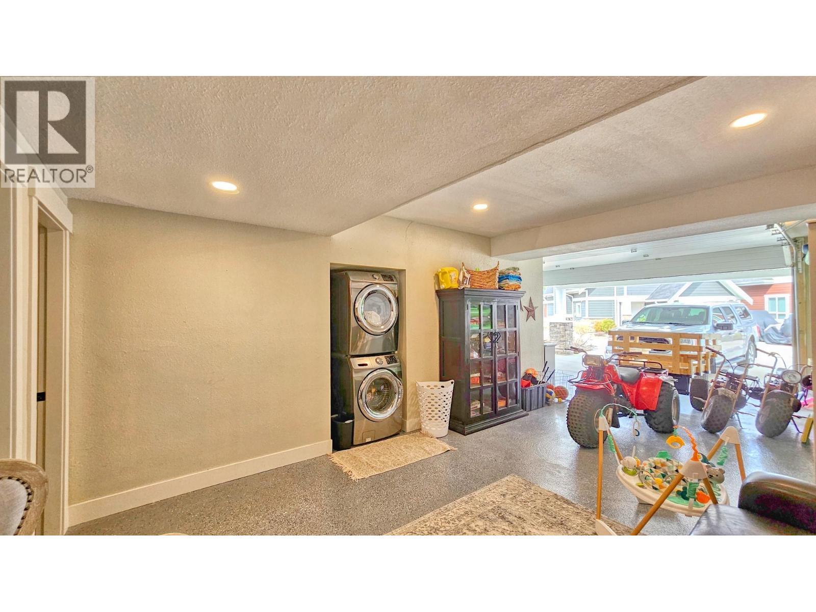 Garage - 6746 Marbella Loop Unit# 304, Kelowna, BC - Indoor