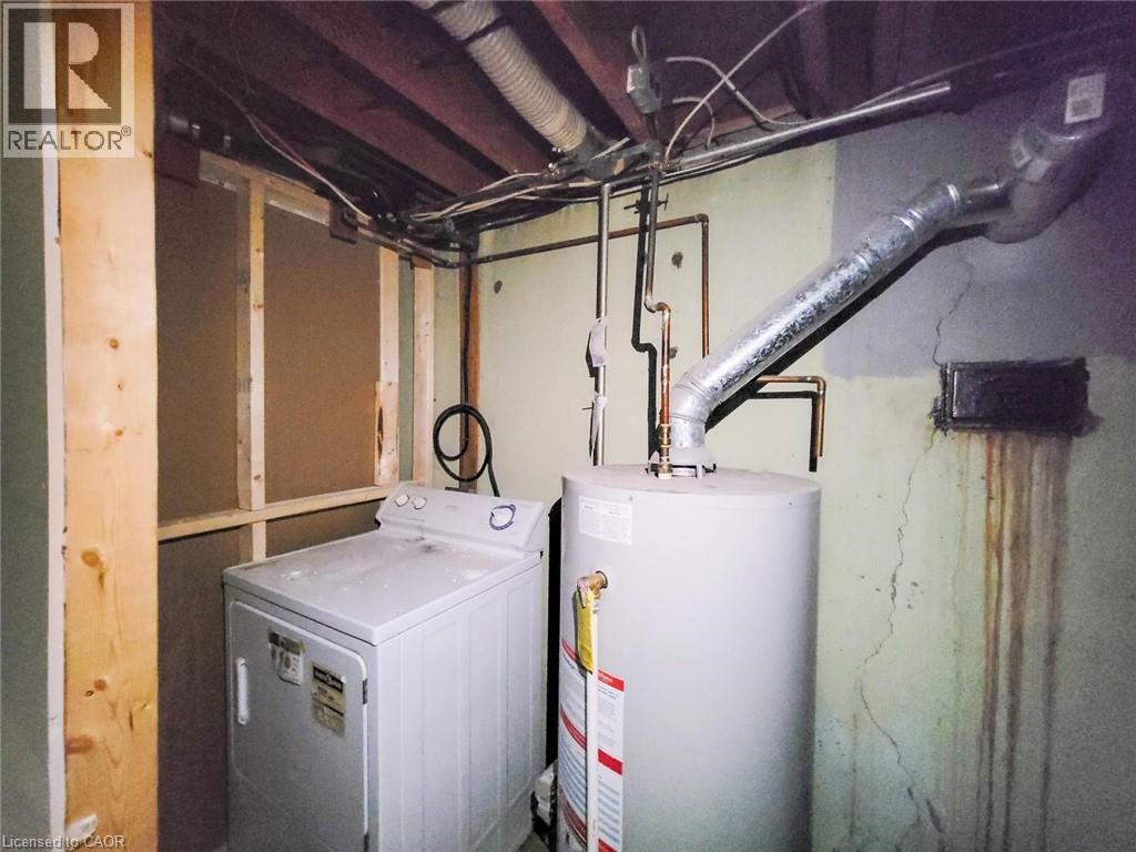 208 East 32Nd Street, Hamilton, ON - Indoor Photo Showing Laundry Room
