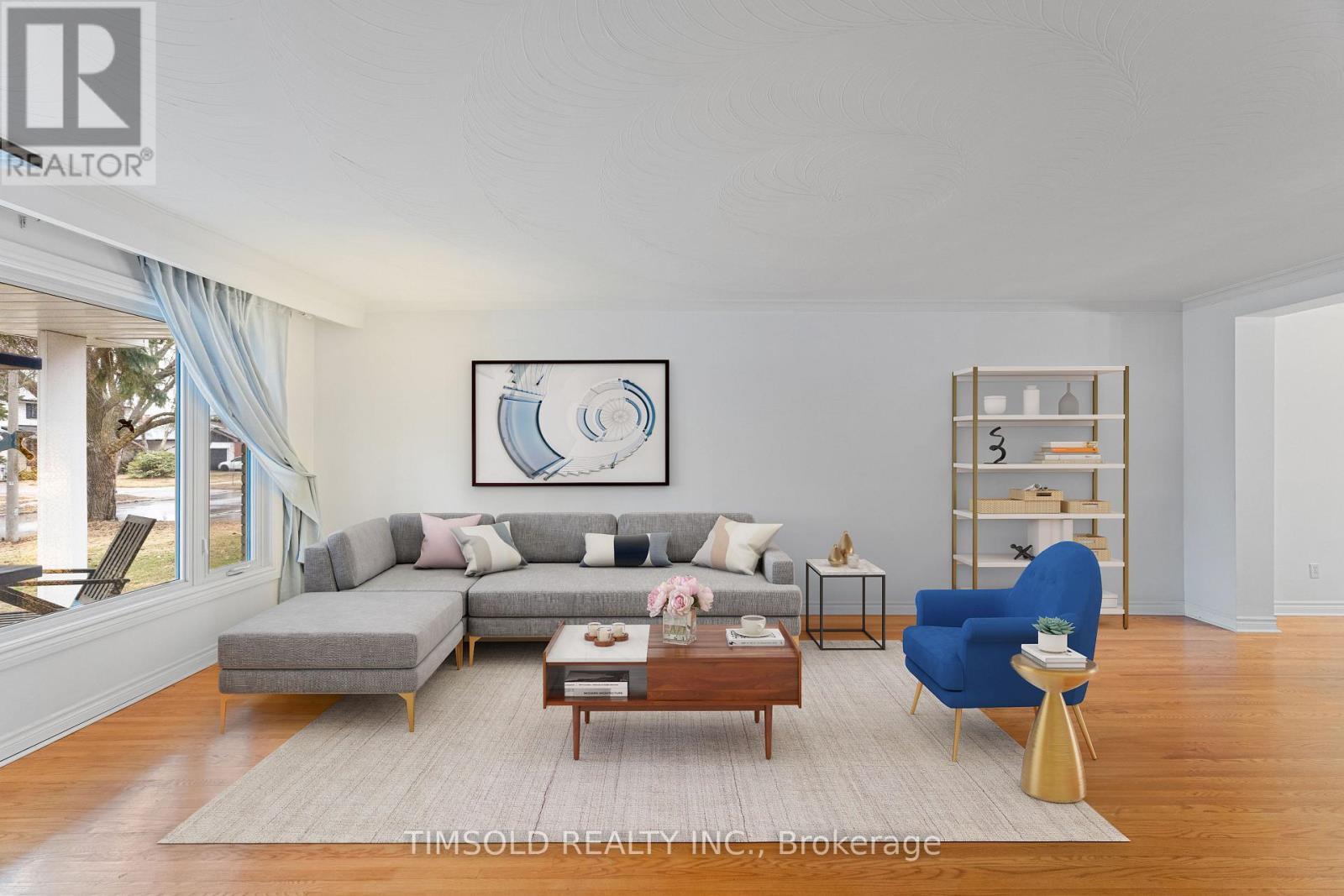 83 Senator Reesor'S Drive, Markham, ON - Indoor Photo Showing Living Room