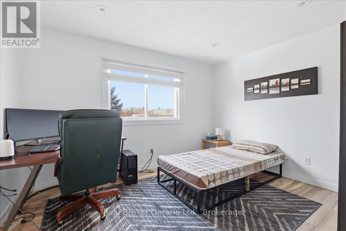 9 Holm Street, Cambridge, ON - Indoor Photo Showing Office