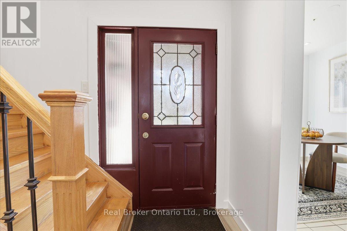 9 Holm Street, Cambridge, ON - Indoor Photo Showing Other Room