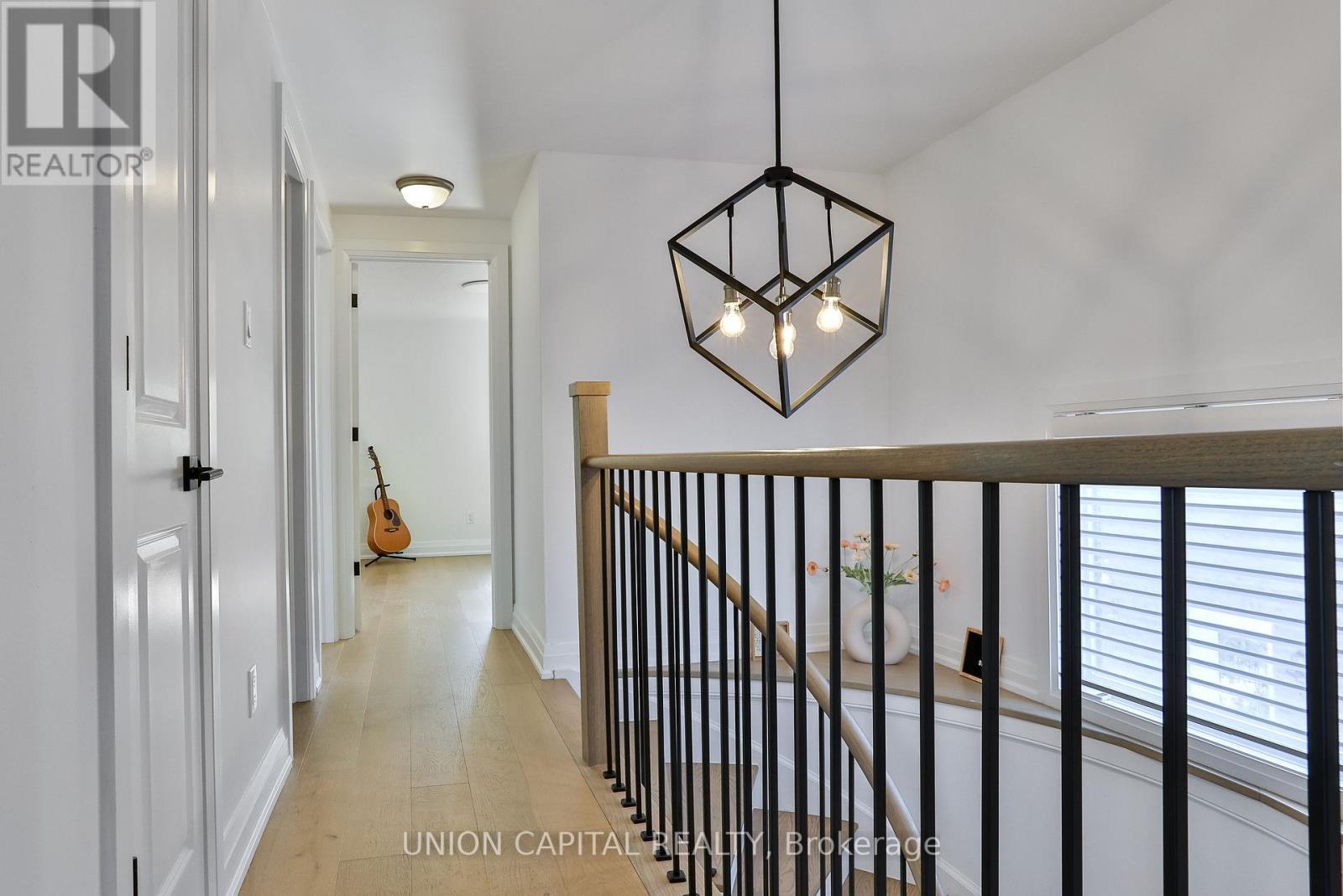168 Kingsbridge Garden Circle, Mississauga, ON - Indoor Photo Showing Other Room