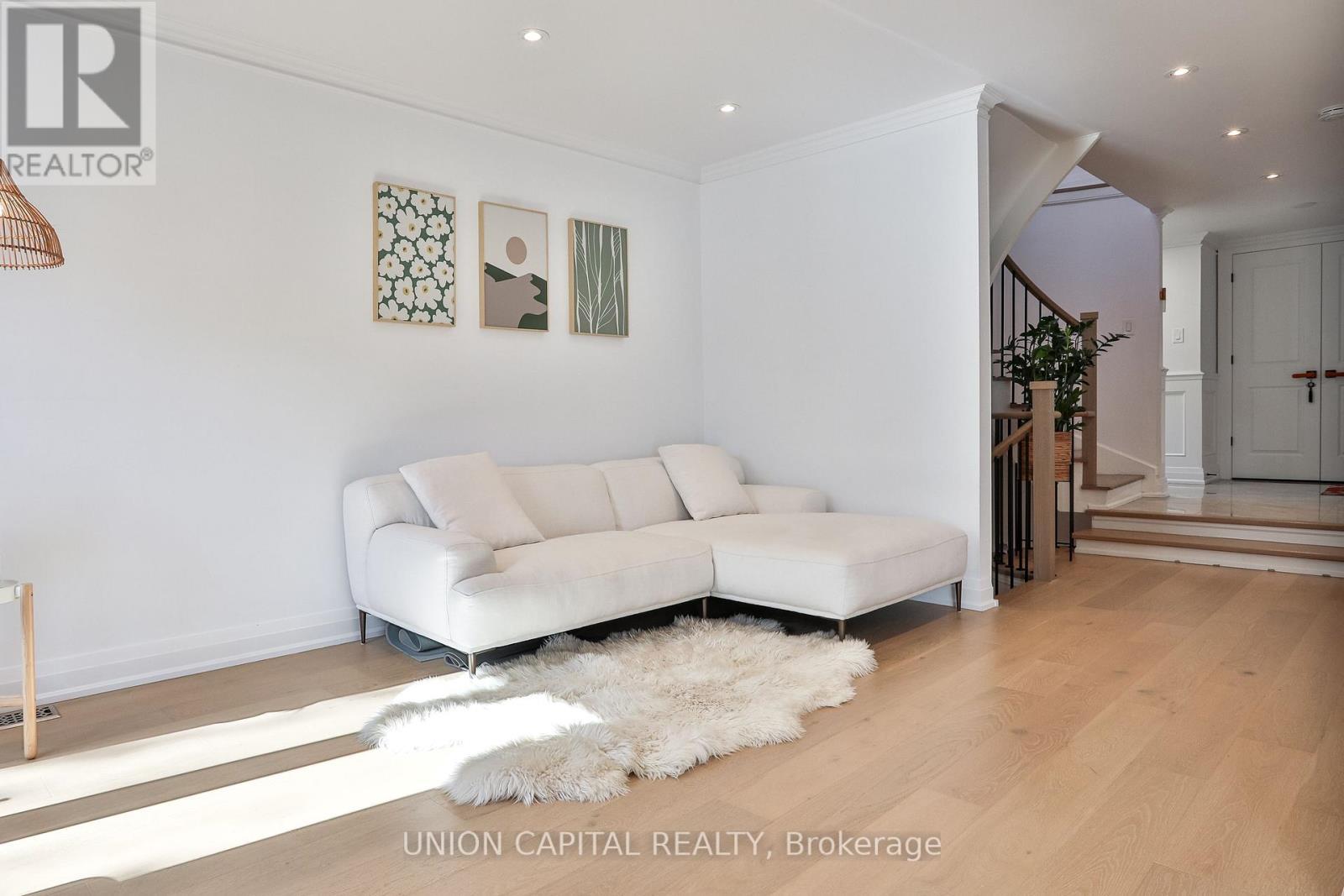 168 Kingsbridge Garden Circle, Mississauga, ON - Indoor