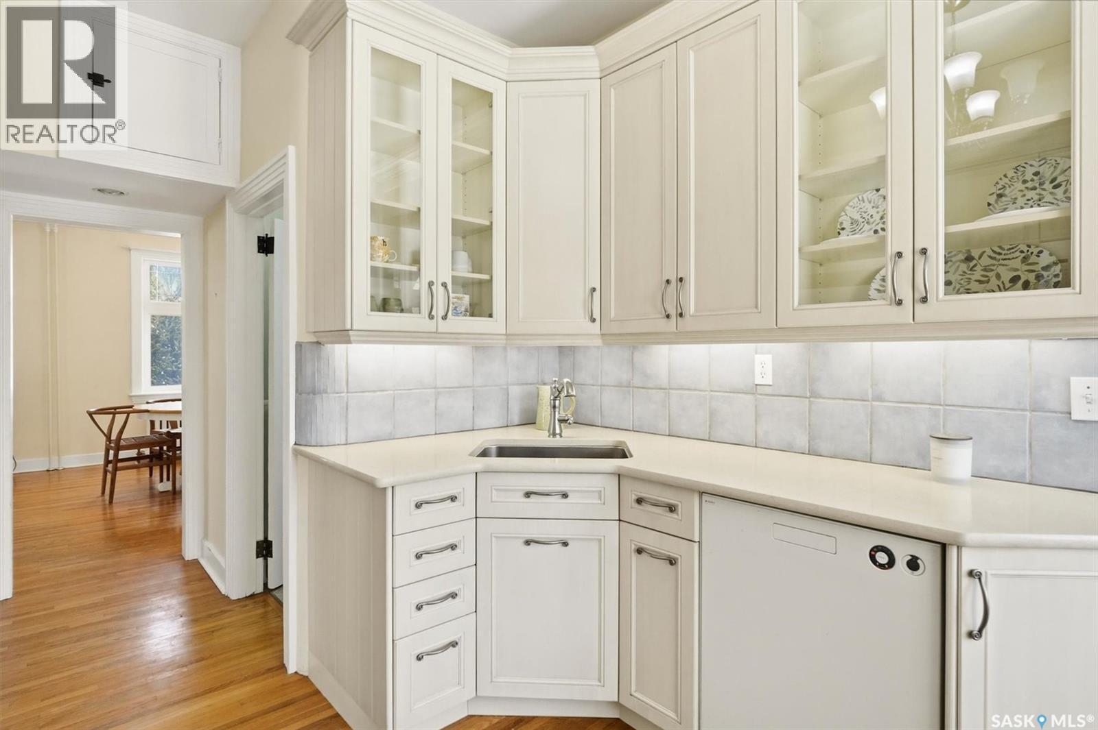 921 10Th Avenue N, Saskatoon, SK - Indoor Photo Showing Kitchen