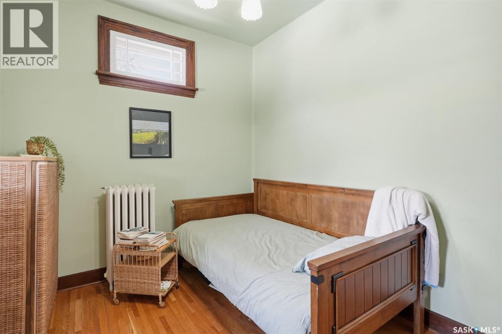 921 10Th Avenue N, Saskatoon, SK - Indoor Photo Showing Bedroom