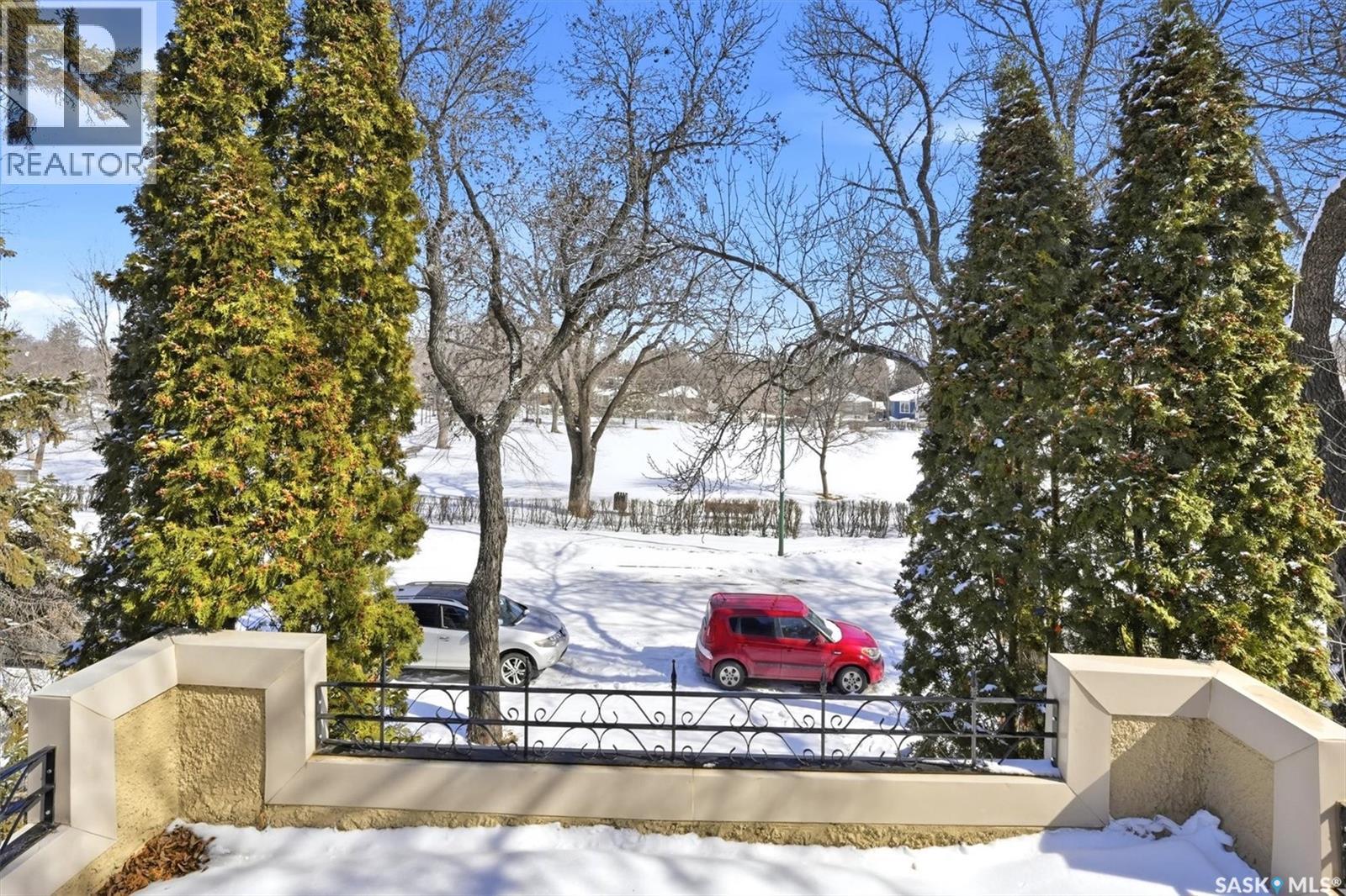 921 10Th Avenue N, Saskatoon, SK - Outdoor