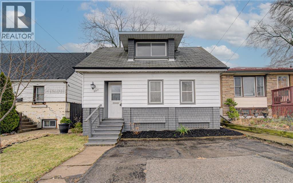 227 East 23Rd Street, Hamilton, ON - Outdoor With Facade