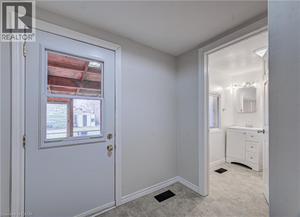 227 East 23Rd Street, Hamilton, ON - Indoor Photo Showing Other Room