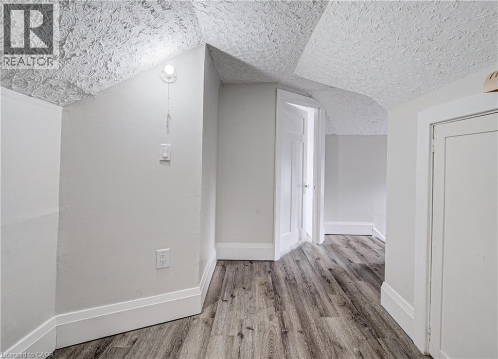 227 East 23Rd Street, Hamilton, ON - Indoor Photo Showing Other Room